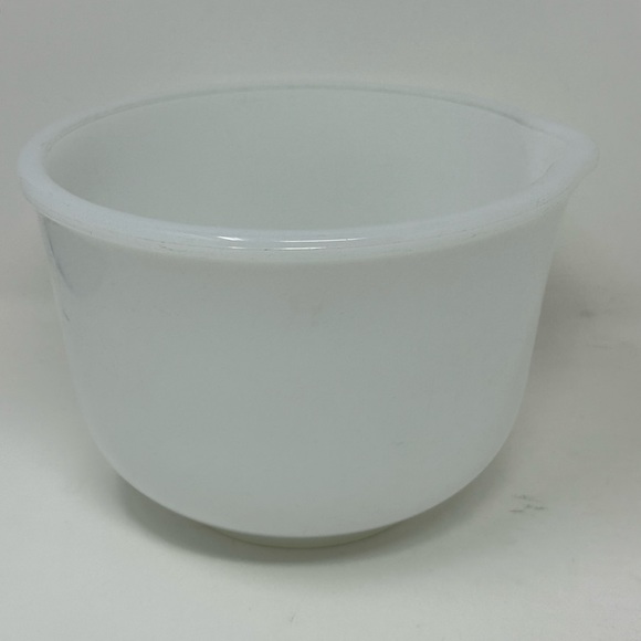 Vintage Sunbeam GlassBake White Milk Glass Mixing Bowl 6.5" A2 - Picture 1 of 5
